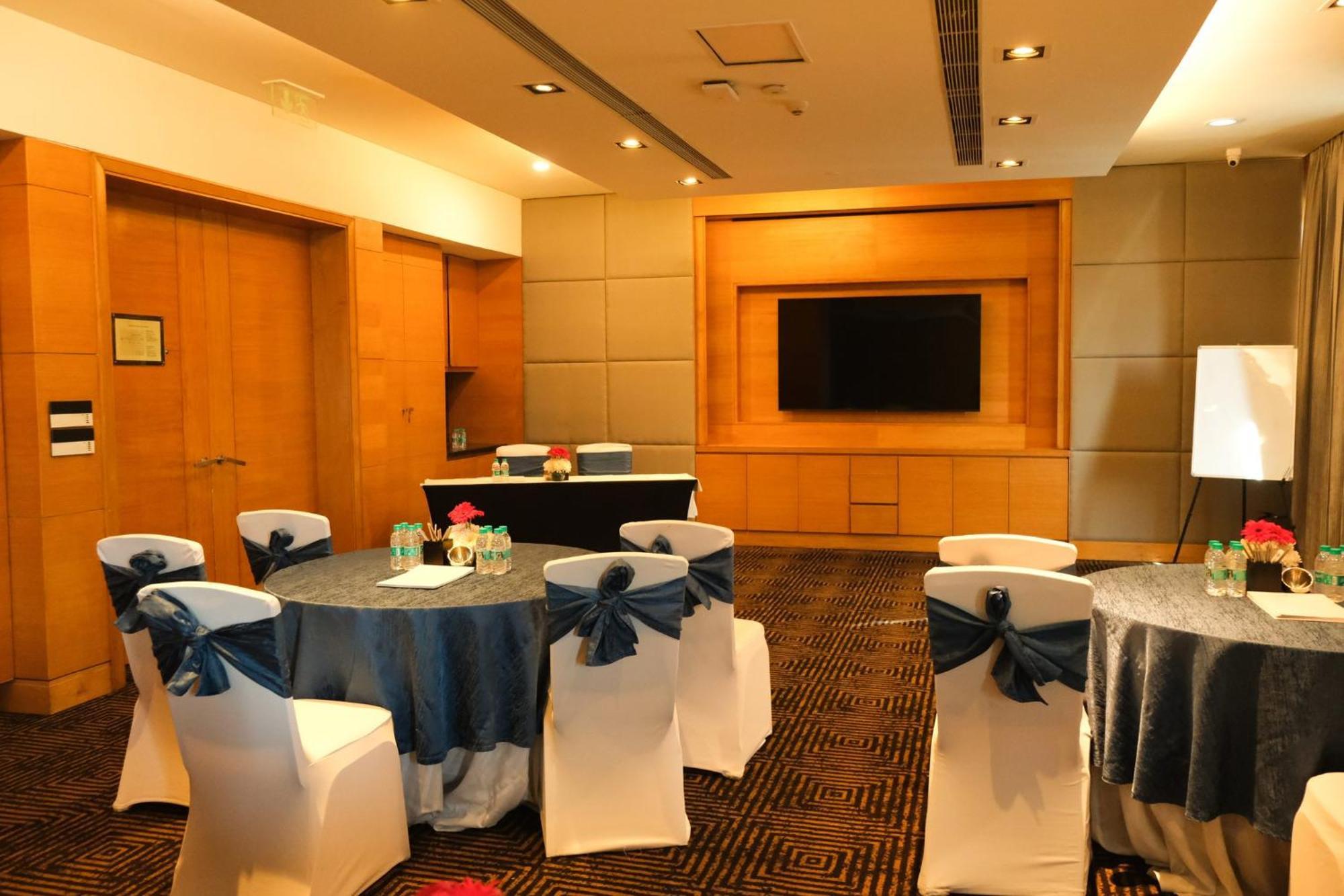 גורגאון Crowne Plaza Today Gurugram By Ihg מראה חיצוני תמונה